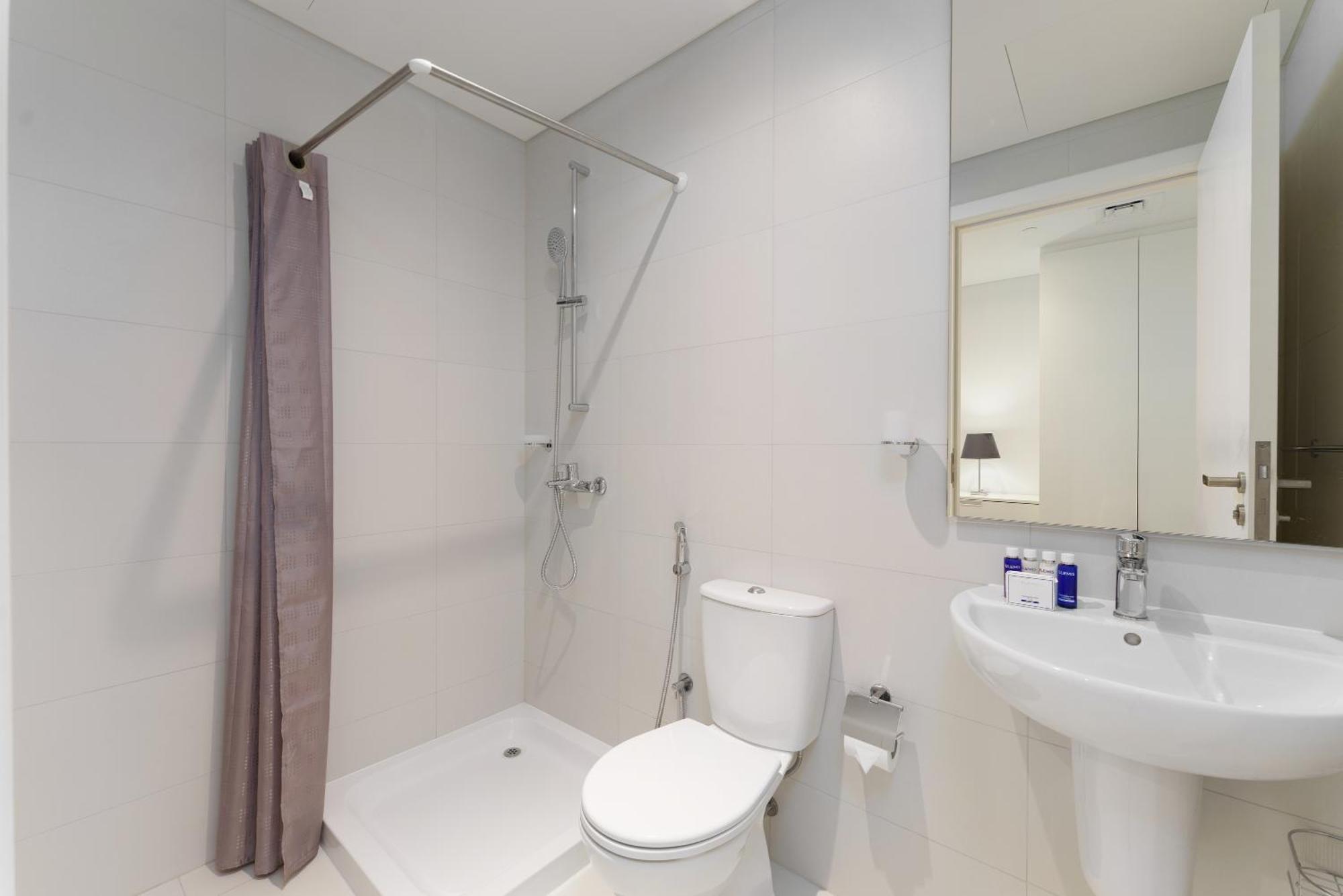 Maison Privee - Seaside Jbr Living W/ Open Sea & Bluewaters Views *
